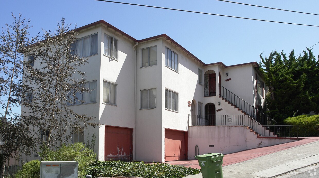 Foto del edificio - 2219-2225 Ivy Dr