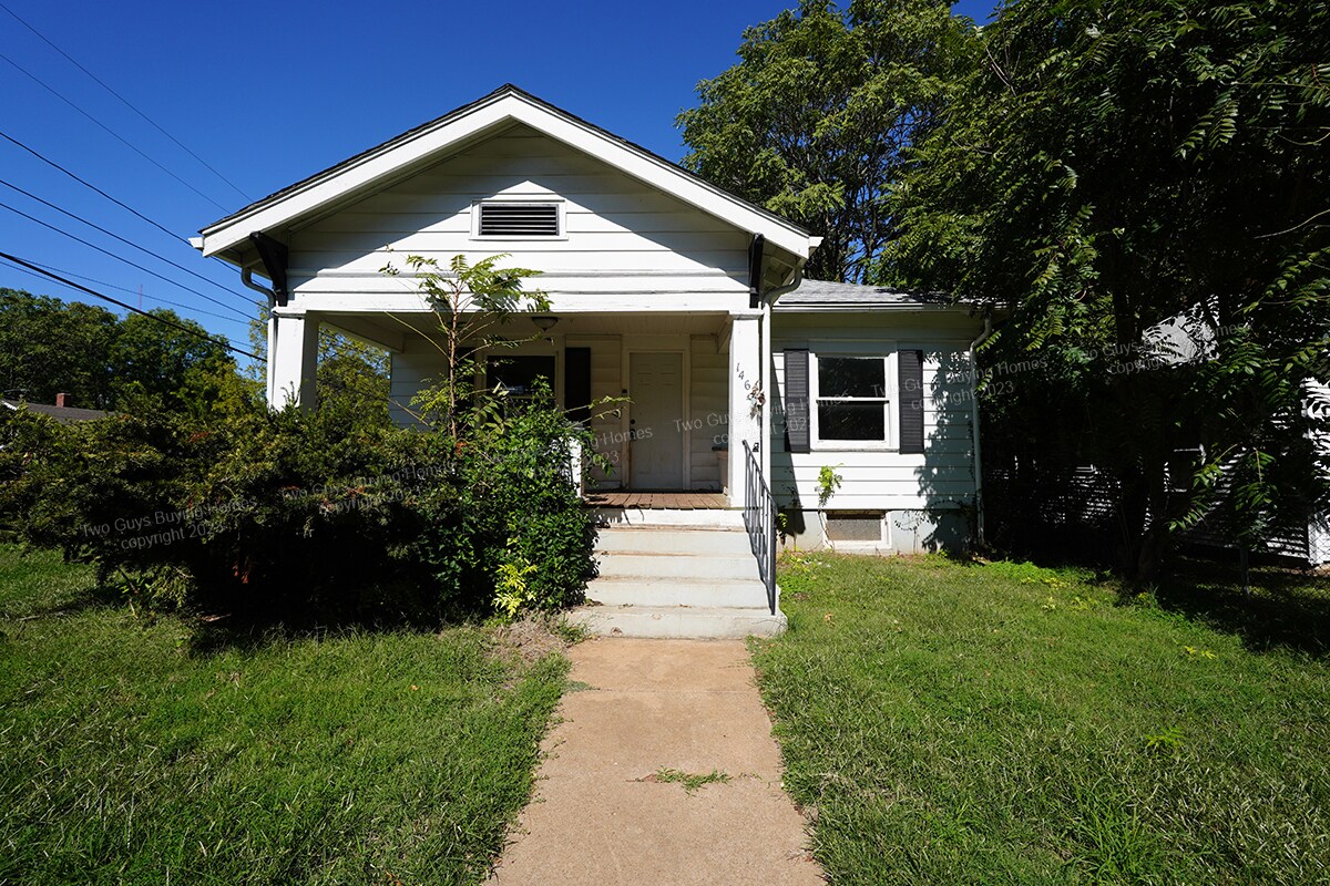 Primary Photo - 1461 E Cairo St
