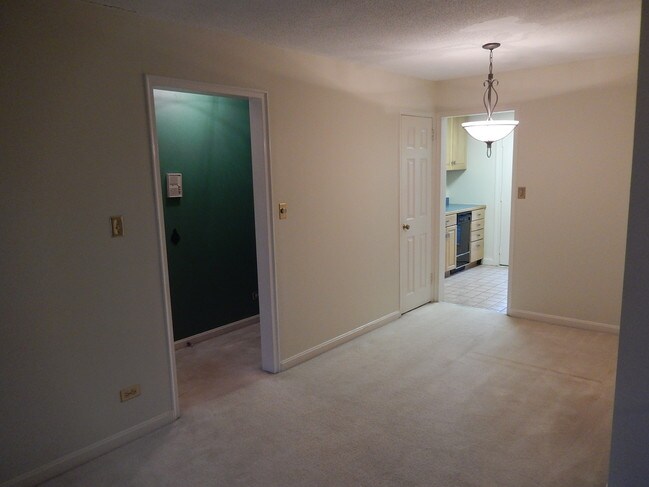 Building Photo - 108 N George Mason Dr