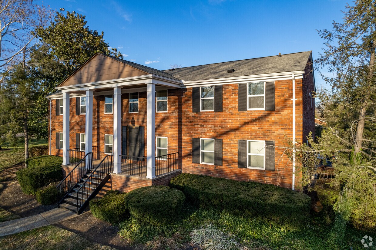 Foto principal - Windsor Court Apartments