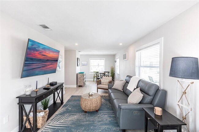 Building Photo - 6020 Midnight Pass Rd