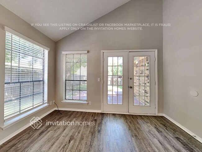Foto del edificio - 10224 Holly Grove Dr