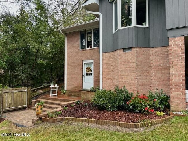 Building Photo - 104 Rolling Hill Ct