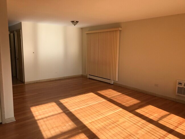 Foto del edificio - 8648 W Carmen Ave