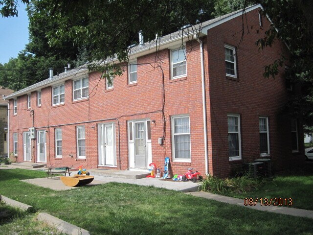 Building Photo - 316 S 47th St
