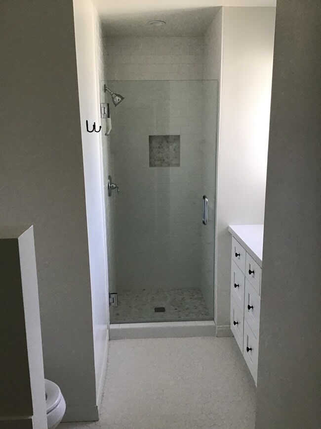 new bath - 12706 Dewey St