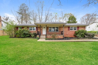 Building Photo - 5018 Shoreline Dr