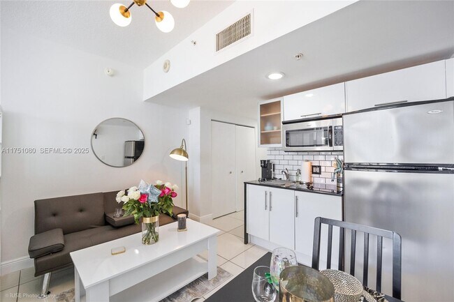 Foto del edificio - 1750 N Bayshore Dr