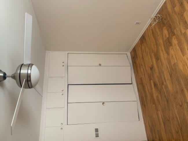 Foto del edificio - 18332 Superior St