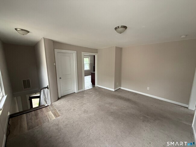 Foto del edificio - 222 N Cherry St