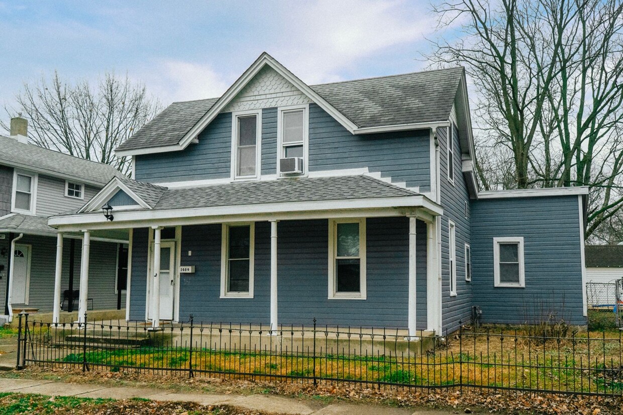 Foto principal - 3 Bedroom House AVAILABLE NOW