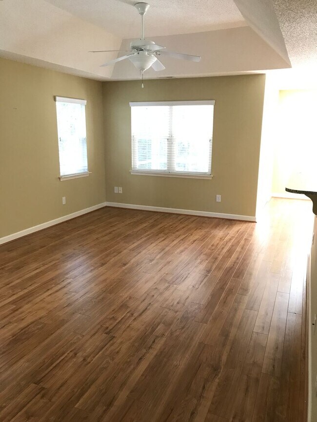 Foto del edificio - Beautiful 2 Bed/ 2 Bath Ranch in Desirable 55+ Neighborhood Located in Mooresville