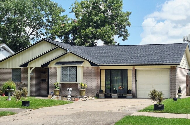 Building Photo - 854 Shawnee St