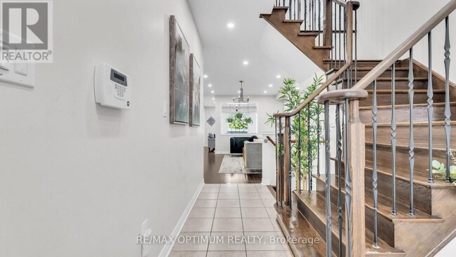 Building Photo - 3 Gosling St