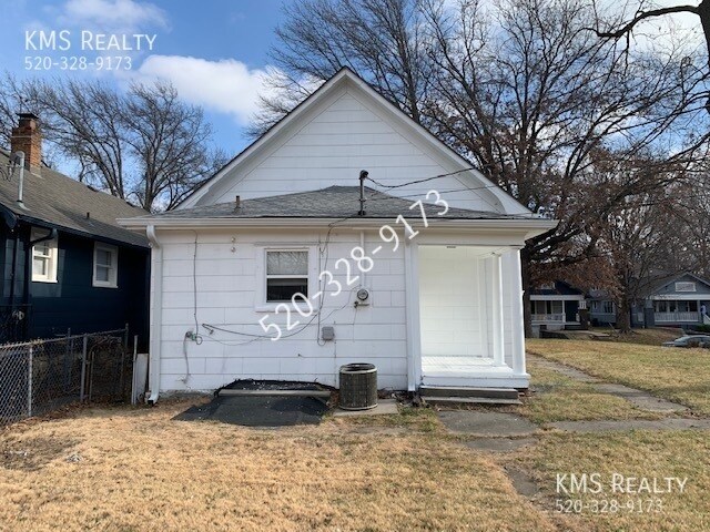 Building Photo - 1950 N 30 St