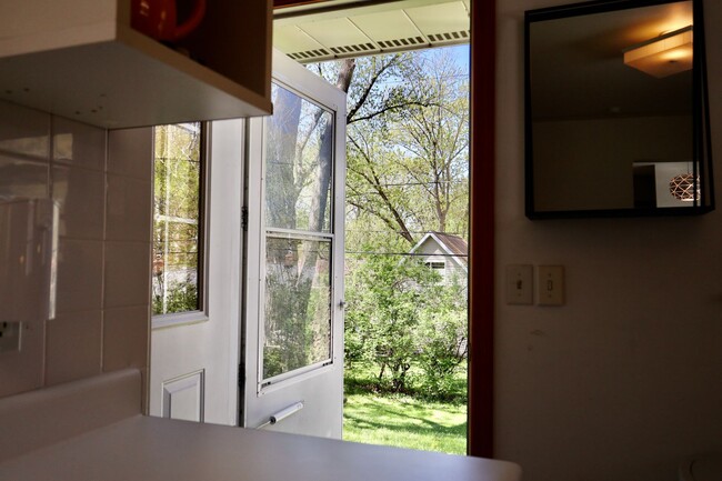 Building Photo - Furnished 2BR Home + Flex | Monona Home w/...