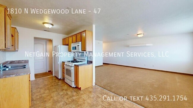 Building Photo - 1810 N Wedgewood Ln