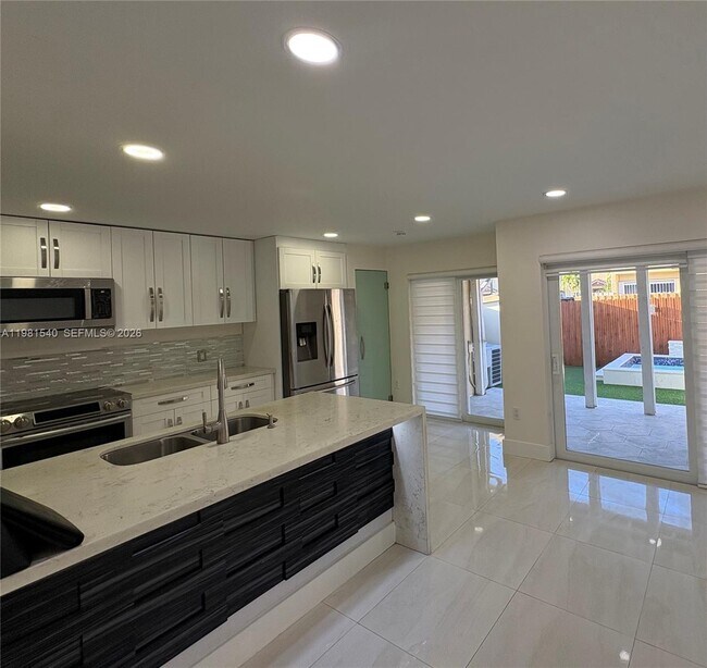 Foto del edificio - 5261 NW 190th St