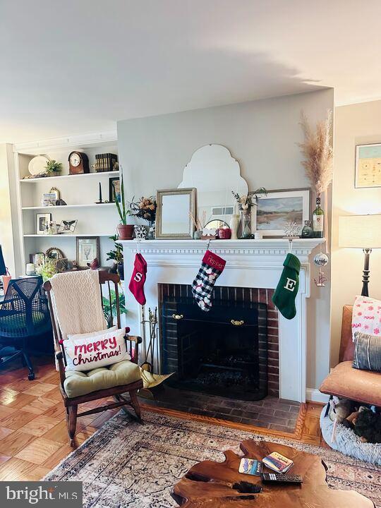 Building Photo - 817 E St SE