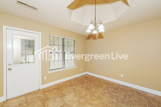 Foto del edificio - 548 Woodhill Cove Dr