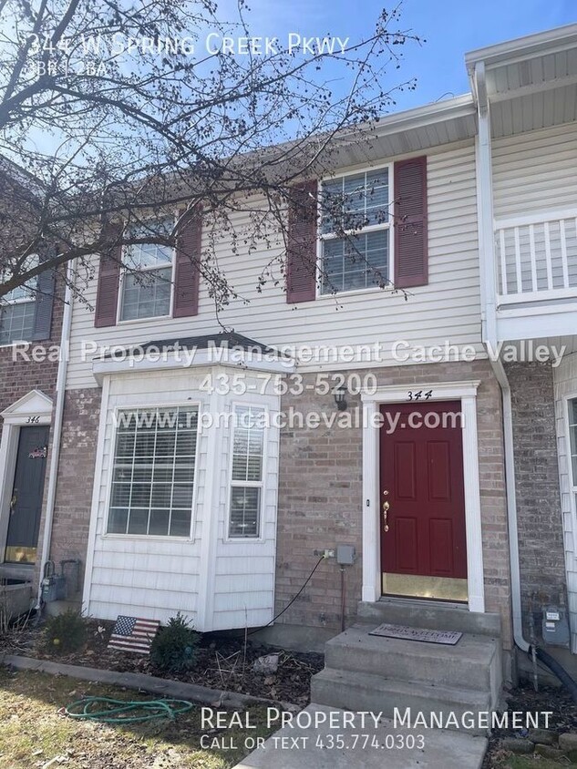 Foto principal - Great 3 Br. Townhouse in Providence. Pet f...