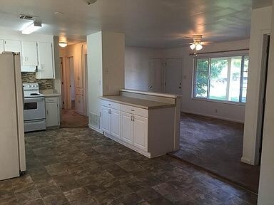 Building Photo - Pensacola SWEET HOME