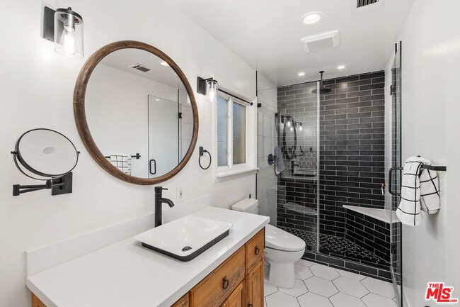 Building Photo - 4038 Rosabell St