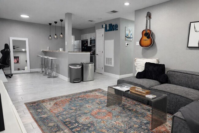 Foto del edificio - 2450 Ashdale Dr