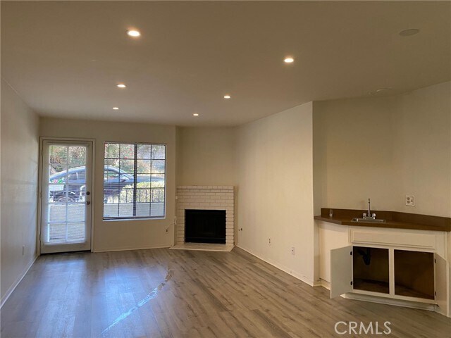Foto del edificio - 27980 S Western Ave