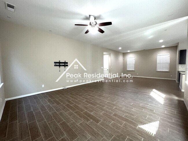 Foto del edificio - Updated 4bd/3ba Fair Oaks Home with Large ...