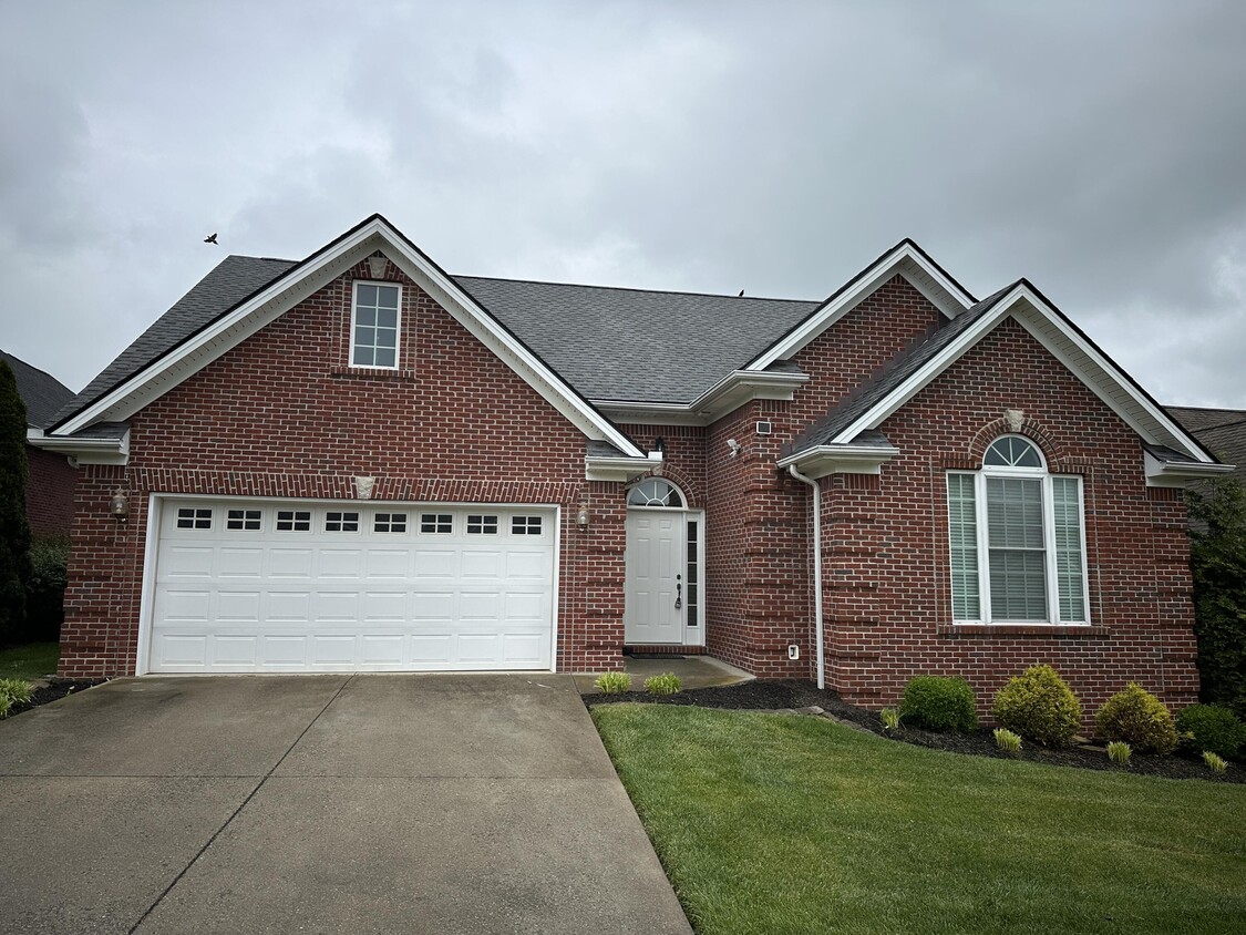Primary Photo - 106 Wisteria Ln