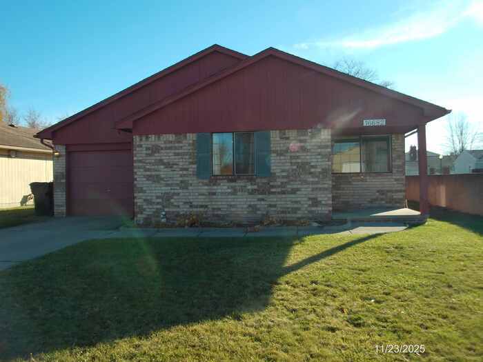 Foto principal - 16682 Eastland St