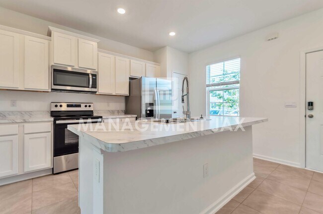 Building Photo - 8346 Asteroid St