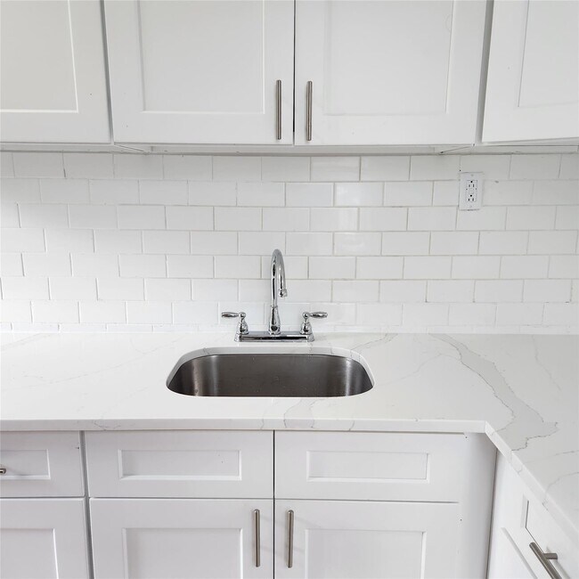 Foto del edificio - 396 E 155th St