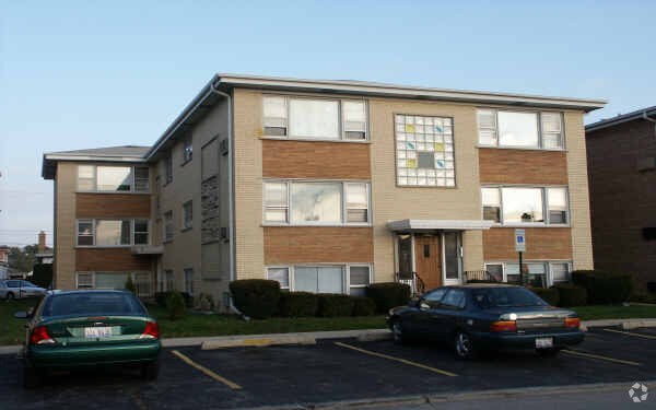 Primary Photo - 4319 N Neva Ave