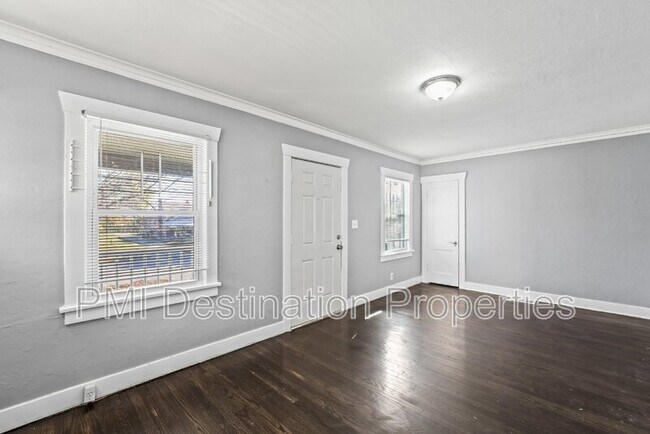 Building Photo - 3238 Jackson Ave
