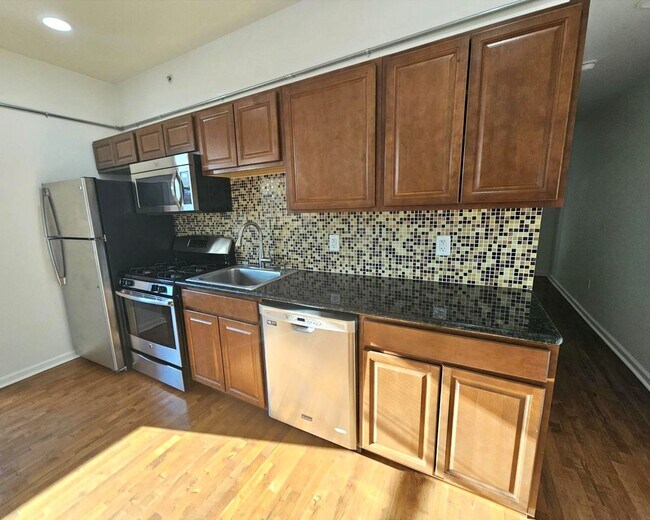 Building Photo - 601 N 39th St