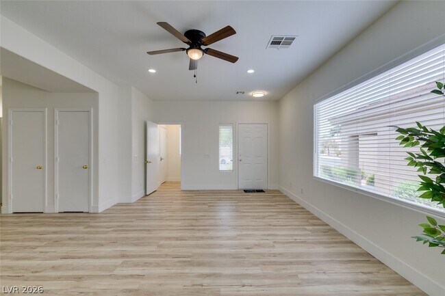 Foto del edificio - 10959 Pumpkin Ridge Ave