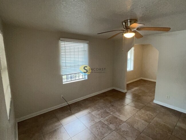 Foto del edificio - Great 2 Bedroom for Rent!