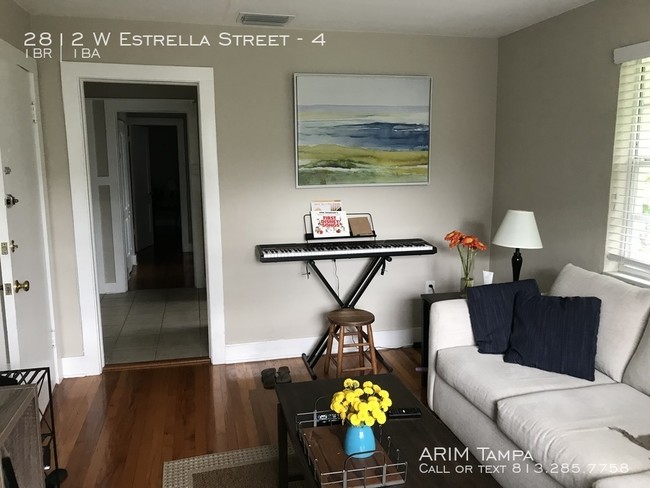 Foto del edificio - Charming 2nd Story Apartment -- South Tampa