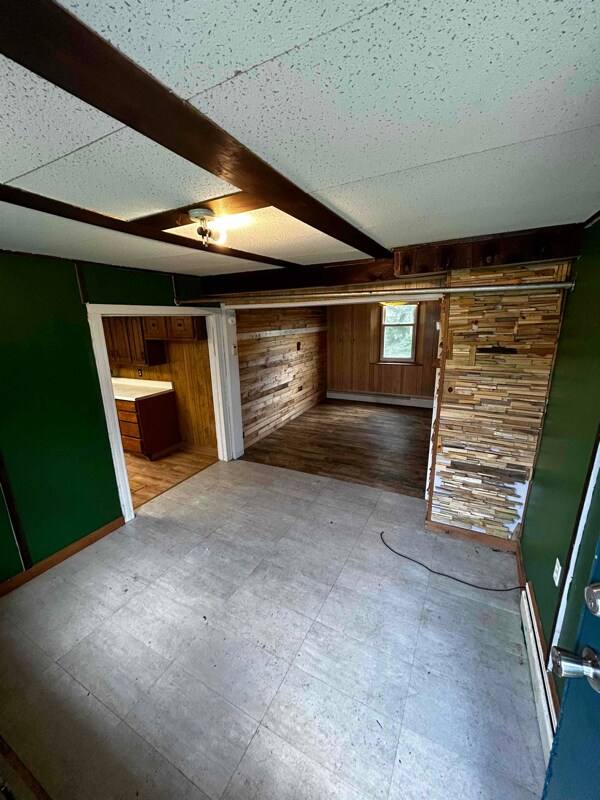 92 Farview St Unit 1, Carbondale, PA 18407 Room for Rent in