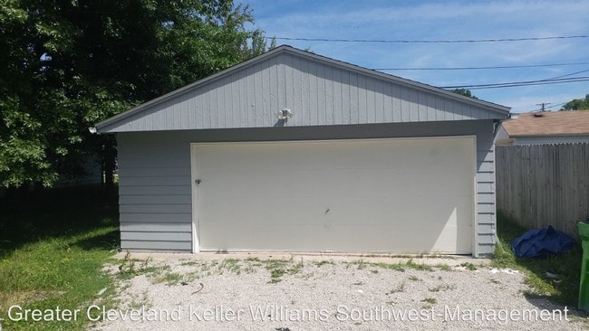 Building Photo - 3 br, 1.5 bath House - 4305 Lucille Ave