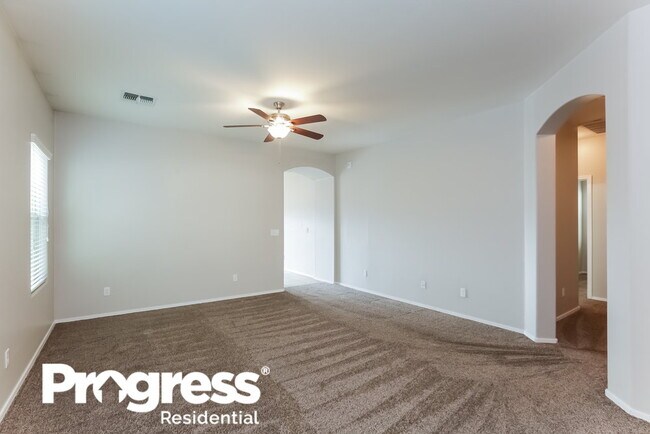 Foto del edificio - 3311 W Chambers St