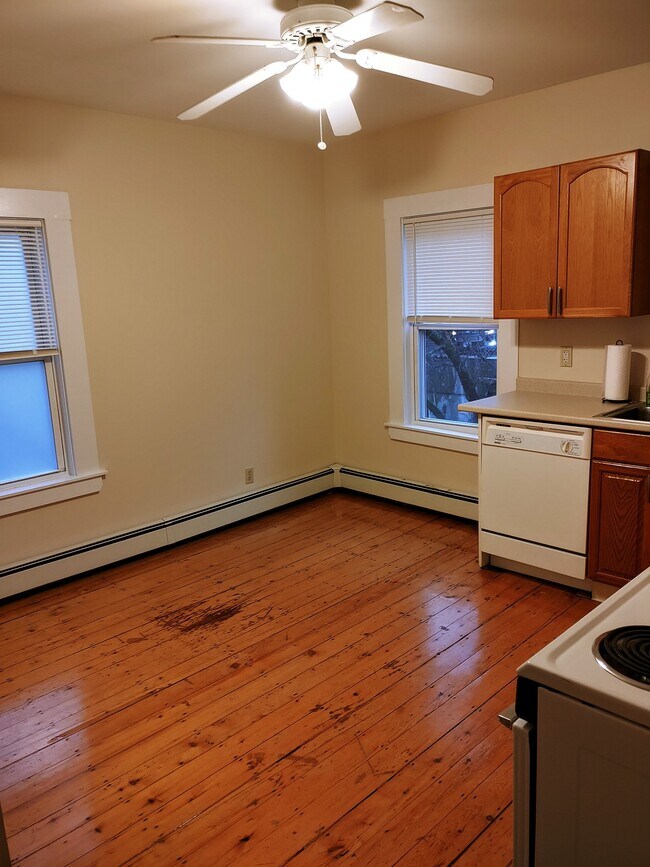 Building Photo - 29 Gorham St