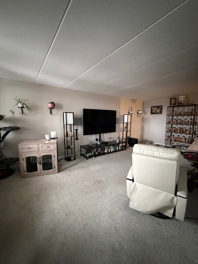 Foto del edificio - 225 S Rohlwing Rd