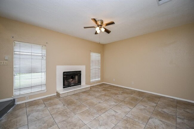 Foto del edificio - 12300 Brookglade Cir