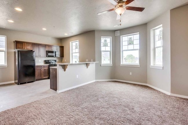 Building Photo - 841 S Sunglow Ln