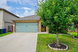 Building Photo - 2611 Willow Pond