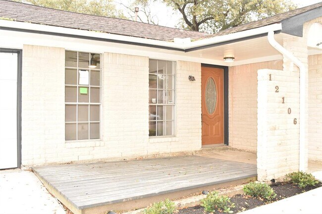 Building Photo - 12106 Dorrance Ln
