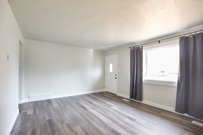 Building Photo - 5125 S 1250 W